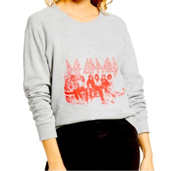 Treasure & Bond Tops - Def Leppard Treasure & Bond NWT Large Women’s graphic sweatshirt
